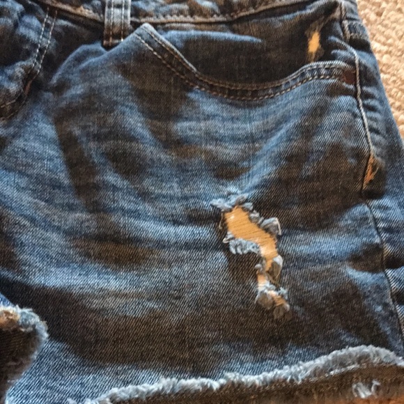 LC Lauren Conrad Cut off Jean shorts - Picture 3 of 5